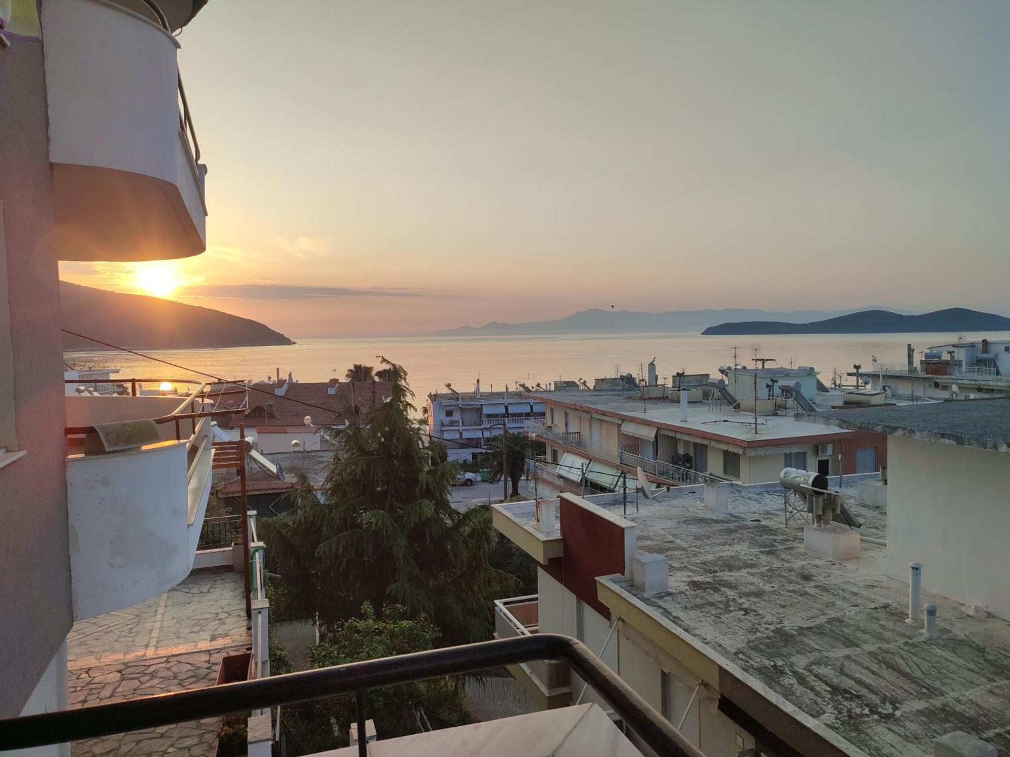 Seagull Apartments Néa Péramos 外观 照片